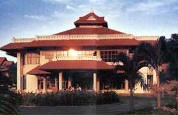 Equator Hotel Surabaya Exterior photo
