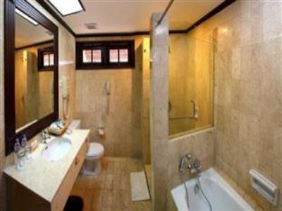 Equator Hotel Surabaya Exterior photo