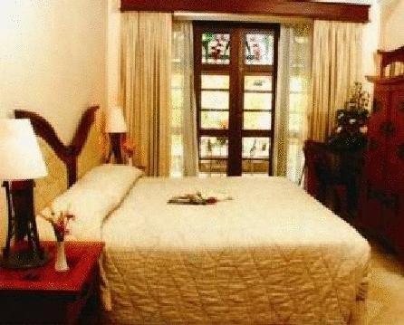 Equator Hotel Surabaya Room photo